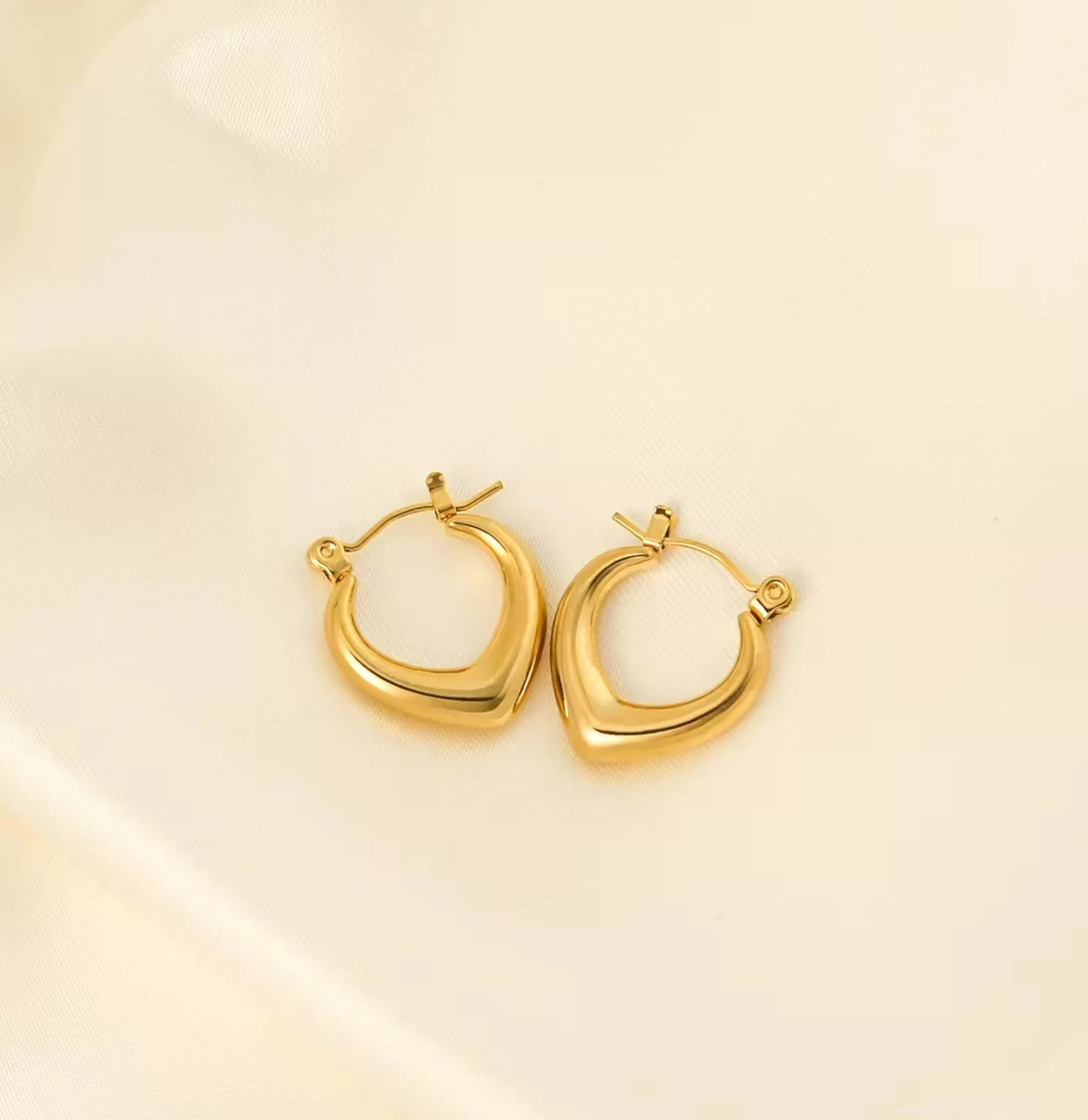 Daily wear solid earrings for women