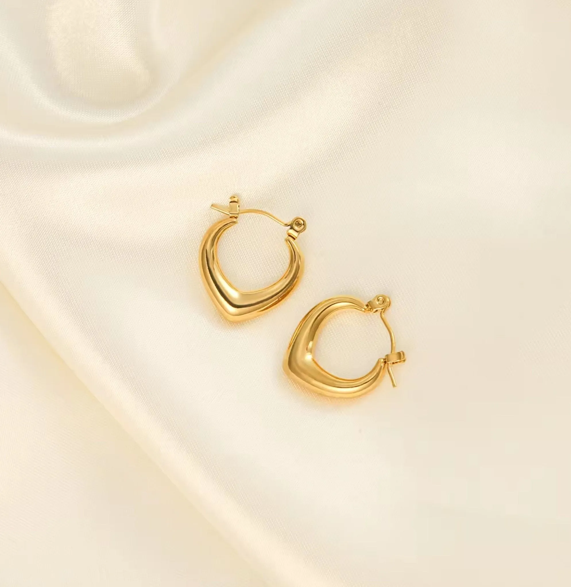 Daily wear solid earrings for women