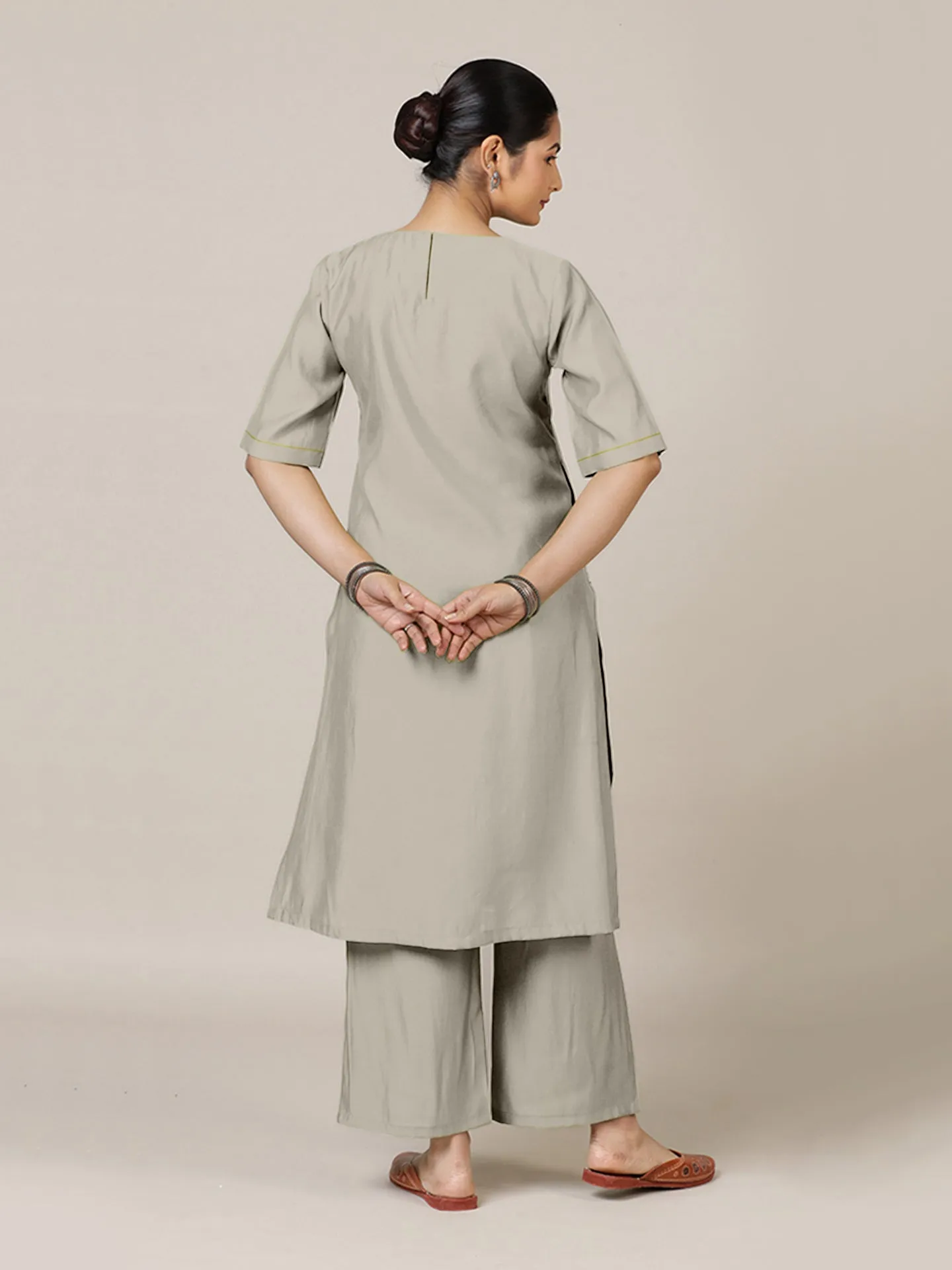 Esha x Rozaana | A Line Kurta in Oyster Grey with Thread Work | Coords or Only Kurta