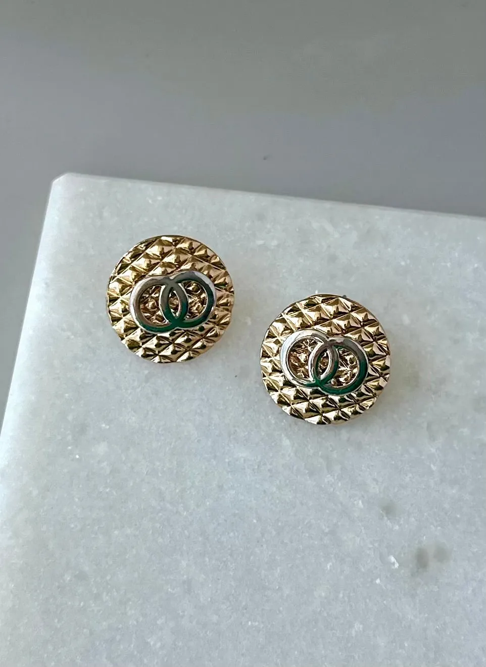 Linked Circle Texture Earrings