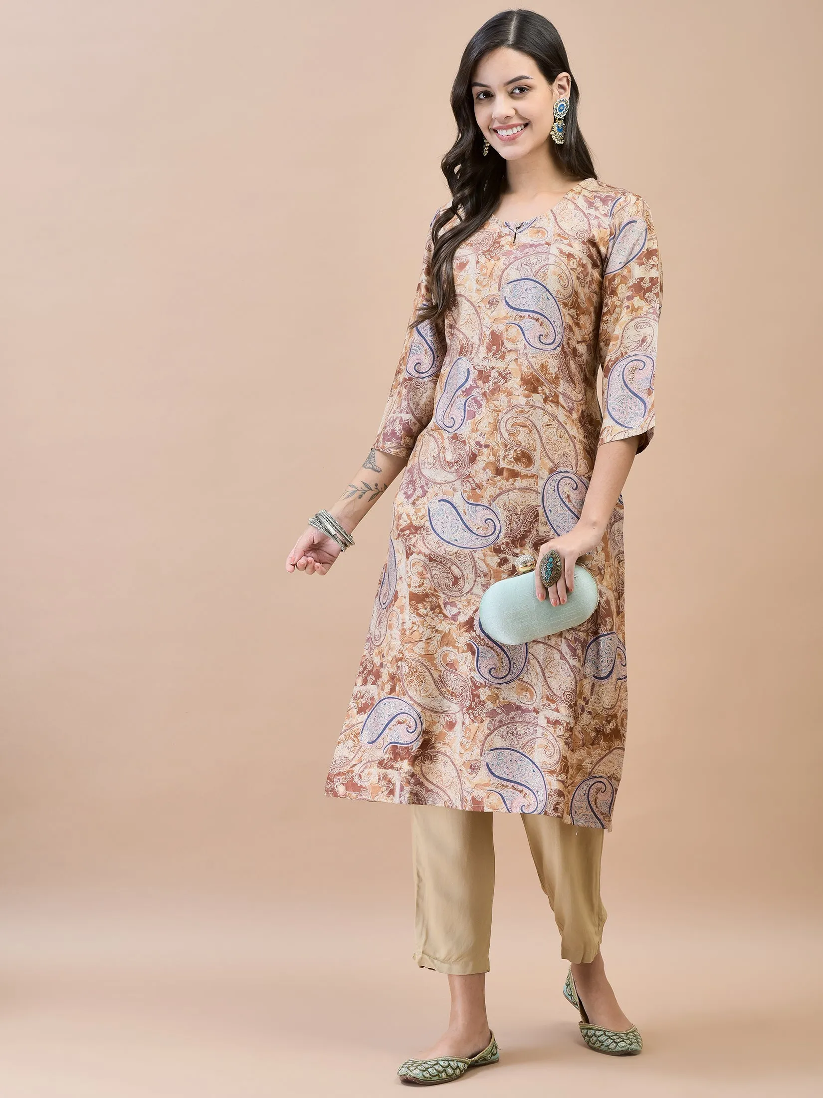 Women Shantoon Brown Solid Kurta
